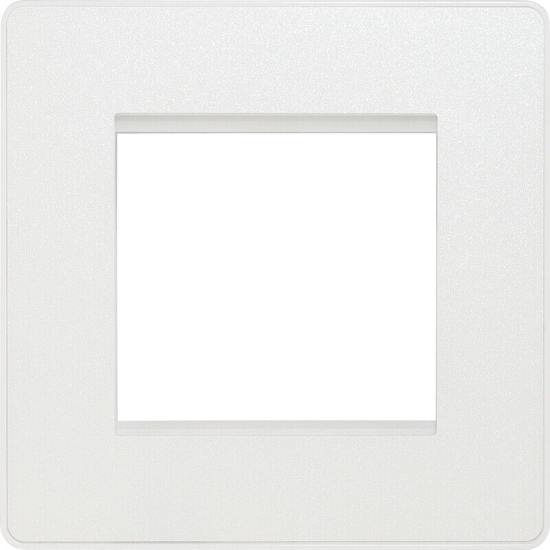 Interruptores y enchufes BG Evolve blanco nacarado sin tornillos gama completa - Imagen 39 de 50